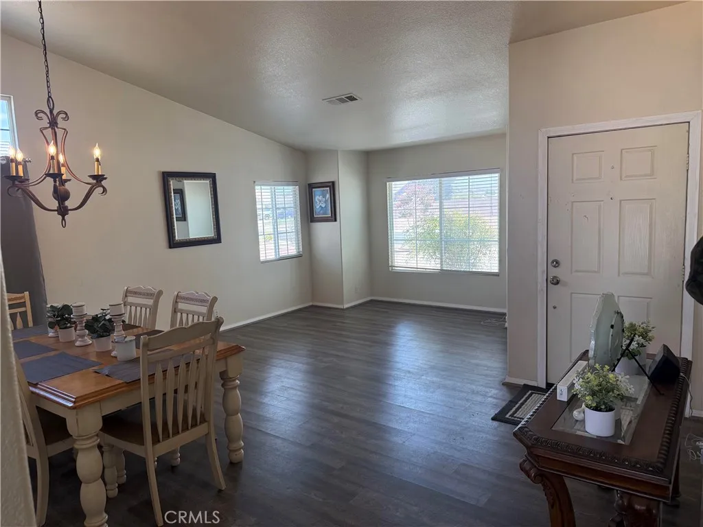 13520 Bordeaux Court, Apple Valley, CA 92308 - Photo 5 of 40, Apple Valley, CA