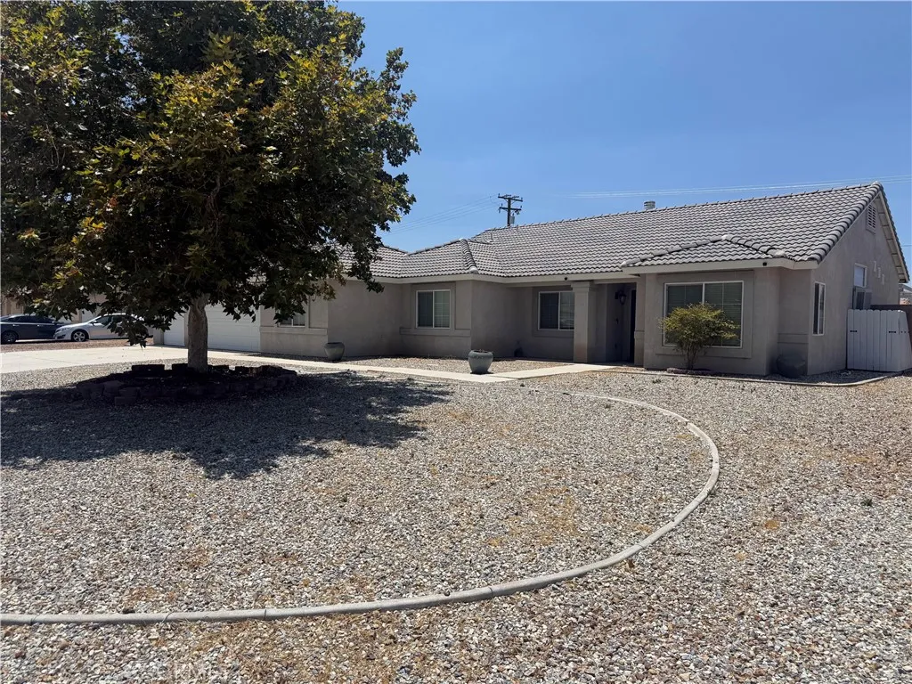 13520 Bordeaux Court, Apple Valley, CA 92308 - Photo 3 of 40, Apple Valley, CA