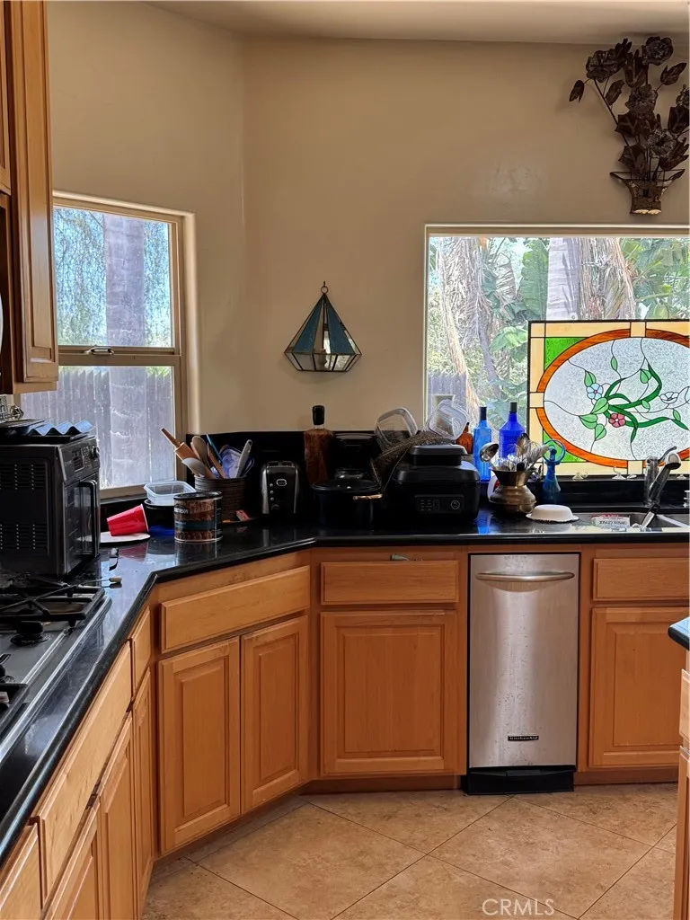 https://cdn.realtyfeed.com/cdn/127/306758897/01cf8ff50fa19c687848a52ea5c283cc.webp