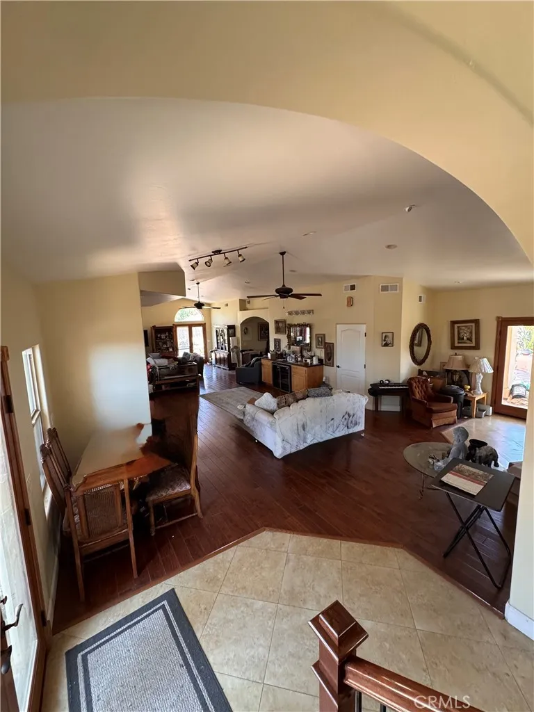 https://cdn.realtyfeed.com/cdn/127/306758897/8497746c0f6e92ec301c817b27886753.webp