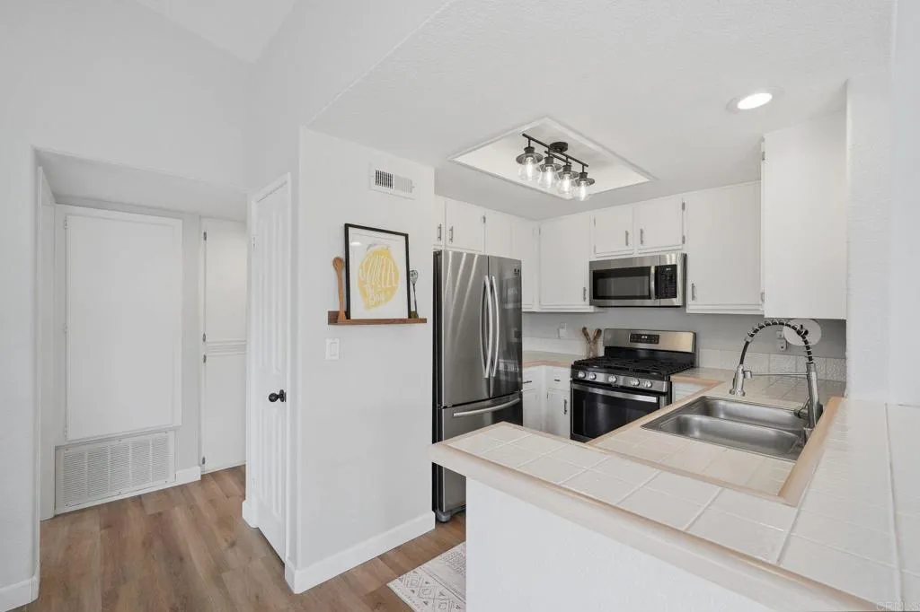 https://cdn.realtyfeed.com/cdn/127/306758943/26d4fc6019908f19e627add02fa5cd0d.webp