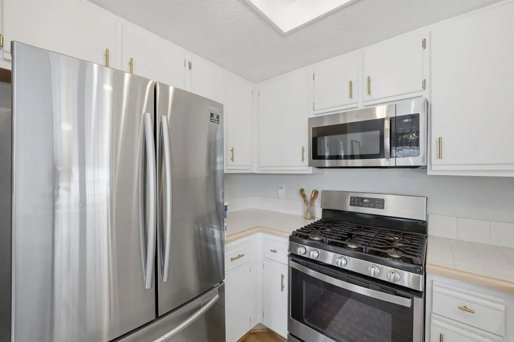 https://cdn.realtyfeed.com/cdn/127/306758943/6daec59af3049b6536e3e60bcd872a35.webp