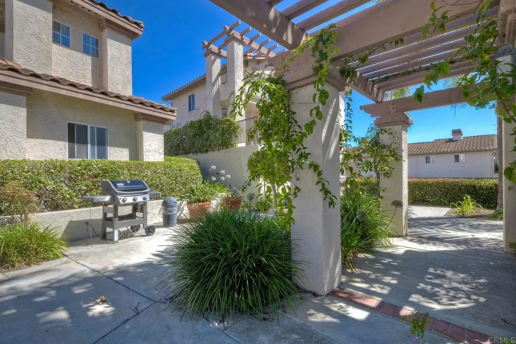 https://cdn.realtyfeed.com/cdn/127/306758955/0e0bfc44f98fa3f2f4ca12ca9c457f44.webp