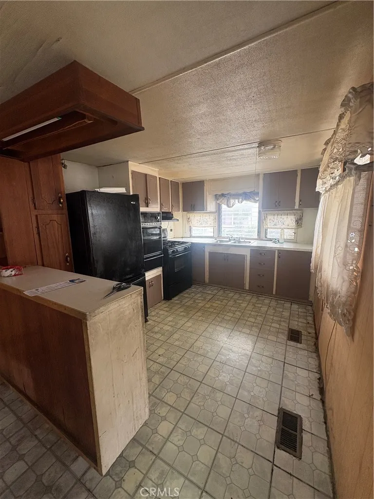 2260 W Rialto Ave #6, San Bernardino, CA 92410 - Photo 4 of 9, San Bernardino, CA