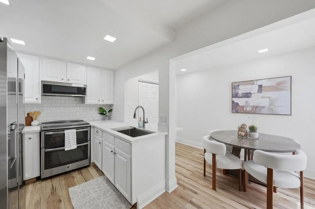 https://cdn.realtyfeed.com/cdn/127/306758980/c948f122ed76e14daa2eb9c742d37570.webp
