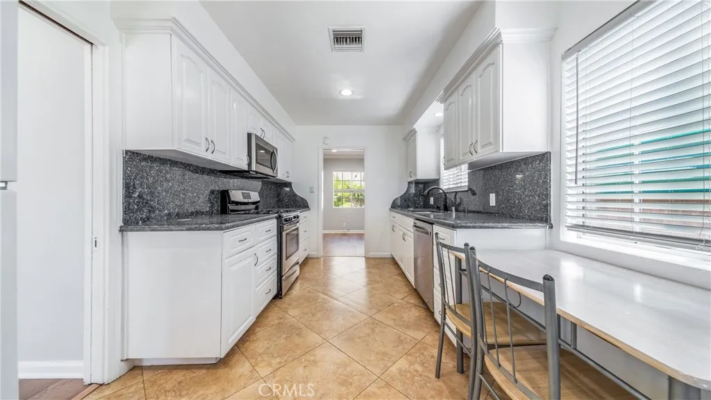 12549 Barbara Ann, North Hollywood, CA 91605 - Photo 5 of 15, North Hollywood, CA
