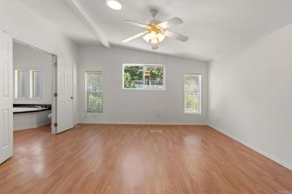 https://cdn.realtyfeed.com/cdn/127/306759013/439aa2f690254822648d1b91ae39a6b1.webp