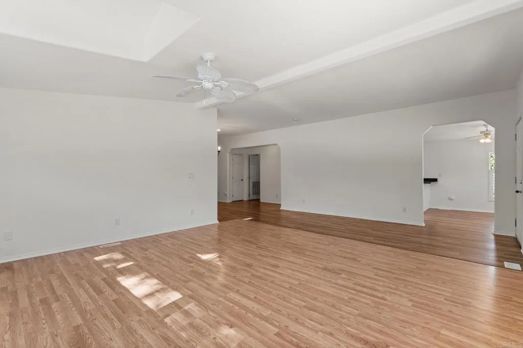 https://cdn.realtyfeed.com/cdn/127/306759013/bd96d94b78e7e3c5b6e4bb530f8e92c0.webp