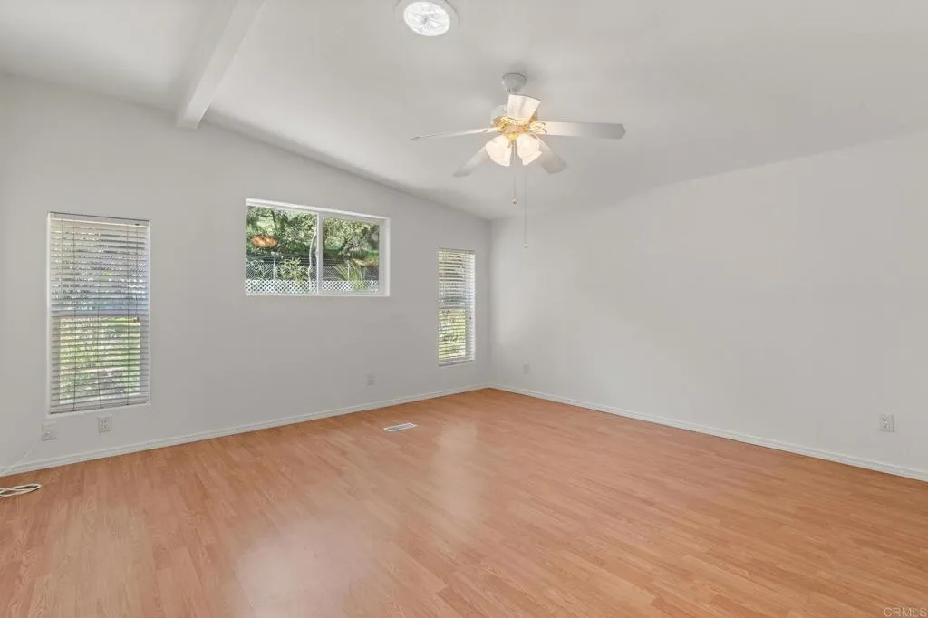 https://cdn.realtyfeed.com/cdn/127/306759013/eb128f08f11dba8219c09e5eeebdfb28.webp