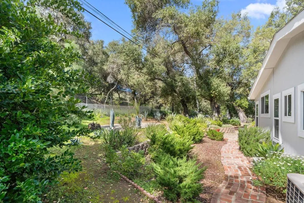 8975 Lawrence Welk Drive Unit 7, Escondido, CA 92026 - Photo 5 of 14, Escondido, CA