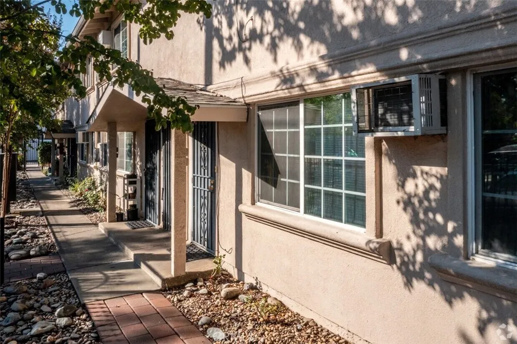 2700 32nd Street, Sacramento, CA 95817 - Photo 2 of 18, Sacramento, CA