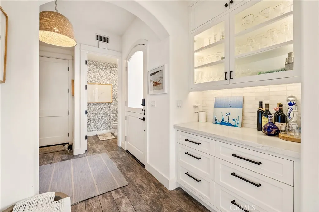 61 The Colonnade, Long Beach, CA 90803 - Photo 5 of 32, Long Beach, CA