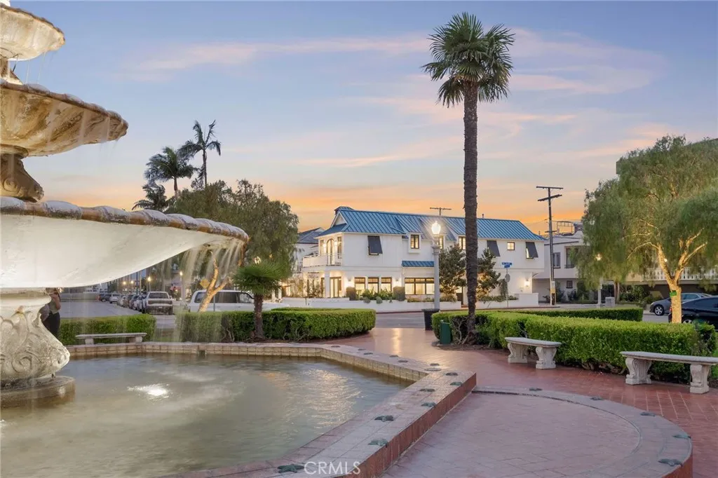 61 The Colonnade, Long Beach, CA 90803 - Photo 2 of 32, Long Beach, CA