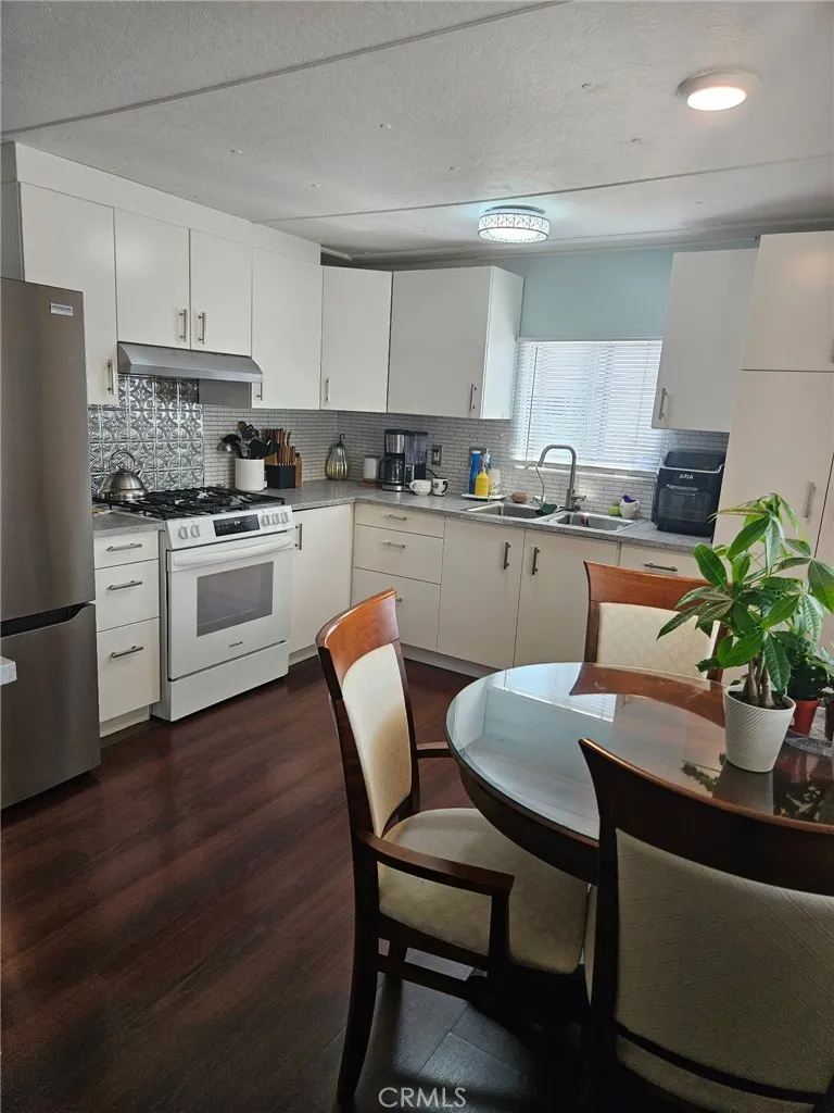 https://cdn.realtyfeed.com/cdn/127/306759046/f83224bb5de610f91b4d096b741264b7.webp
