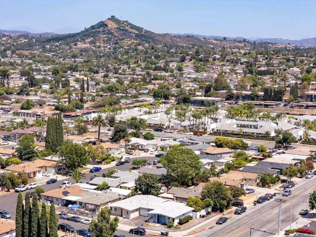 https://cdn.realtyfeed.com/cdn/127/306759070/0eecb470f1744aad8b4ad322202f5d26.webp
