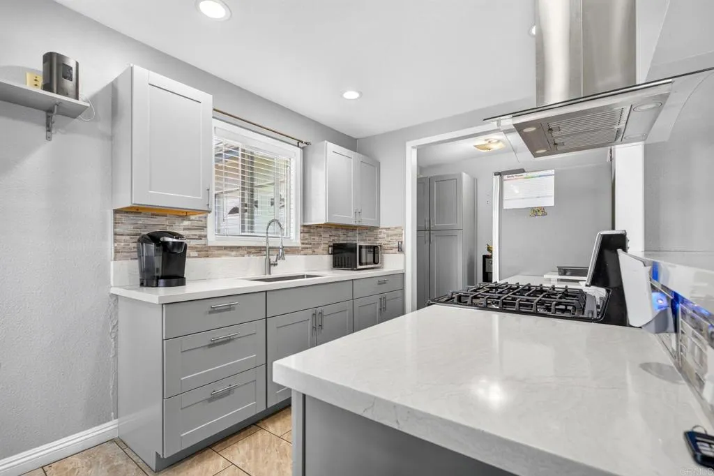 https://cdn.realtyfeed.com/cdn/127/306759070/bd4653d9edbc52bb23a95ed6bdd055e2.webp