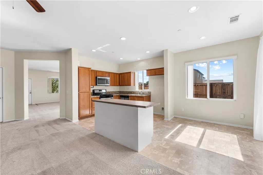 3617 Half Dome Avenue, Rosamond, CA 93560 - Photo 5 of 14, Rosamond, CA