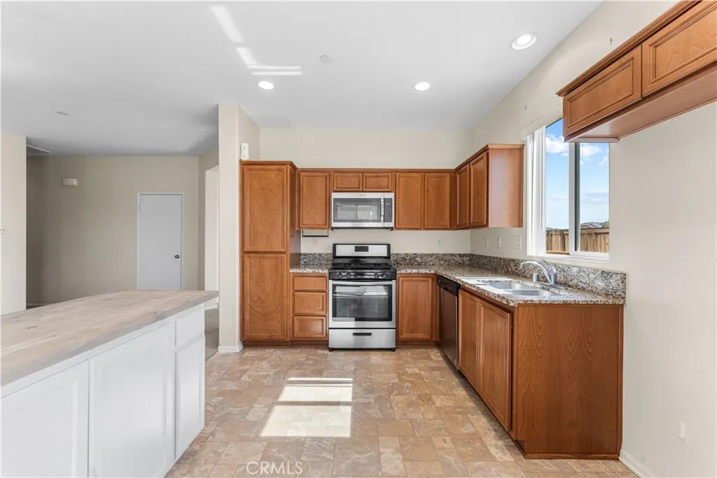 3617 Half Dome Avenue, Rosamond, CA 93560 - Photo 4 of 14, Rosamond, CA