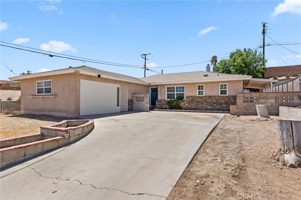 660 E Mountain View Street, Barstow, CA 92311 - Main photo, Barstow, CA