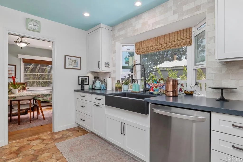 https://cdn.realtyfeed.com/cdn/127/306759102/aae99ac86ee2d4ecee46f0e7e7f5562d.webp