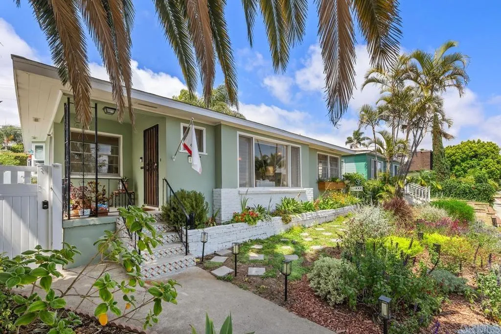 https://cdn.realtyfeed.com/cdn/127/306759102/d14a2ba7553da90e1e4c4d3d85235ad8.webp