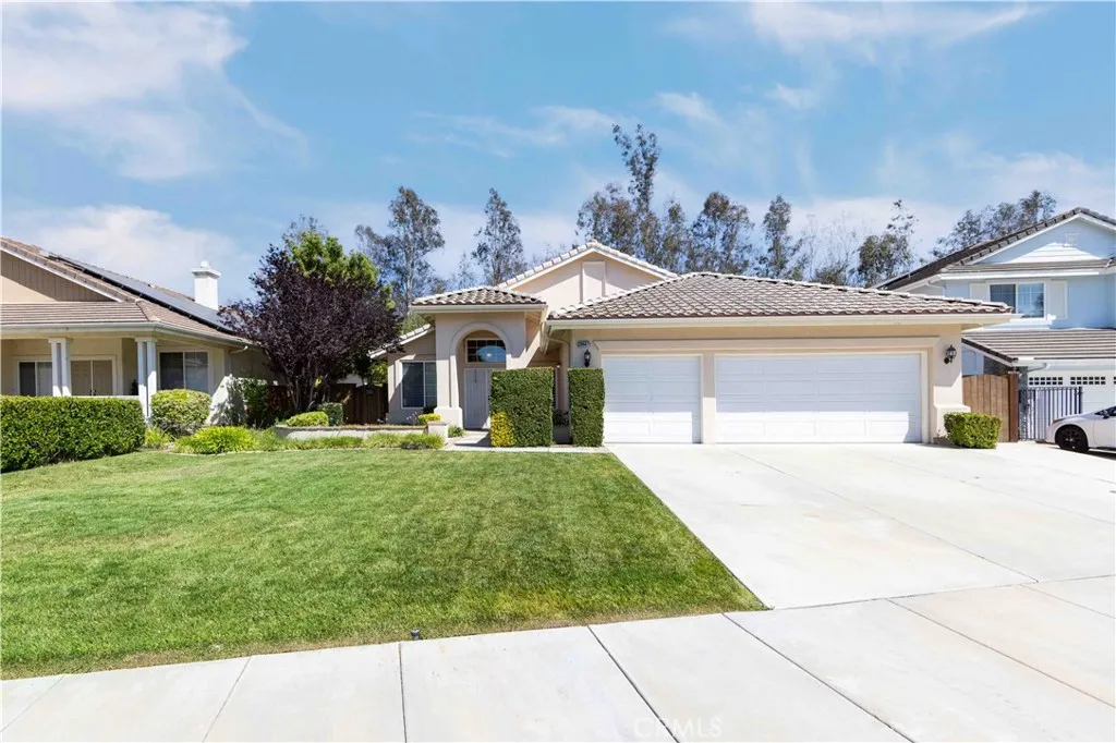 39687 Corte Gata, Murrieta, CA 92562 - Photo 2 of 47, Murrieta, CA