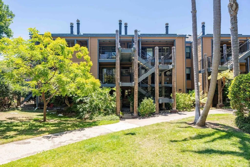 https://cdn.realtyfeed.com/cdn/127/306759145/0bcadf1738d468ac99fcd91b9be49c46.webp