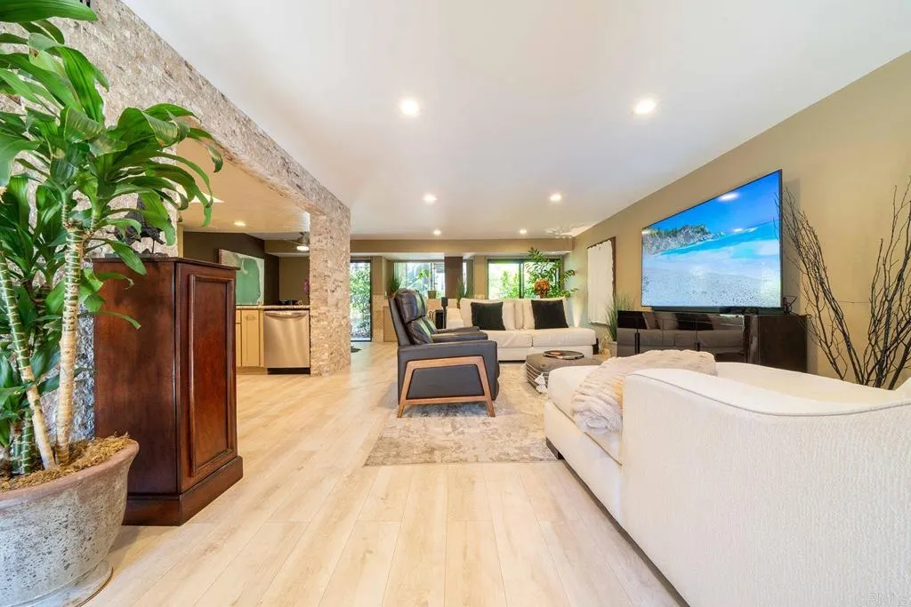 https://cdn.realtyfeed.com/cdn/127/306759145/719e768d89f3364b6e6a49dc18c58499.webp