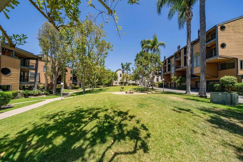 https://cdn.realtyfeed.com/cdn/127/306759145/7efa132e2825c9eee4eec69922d7c554.webp
