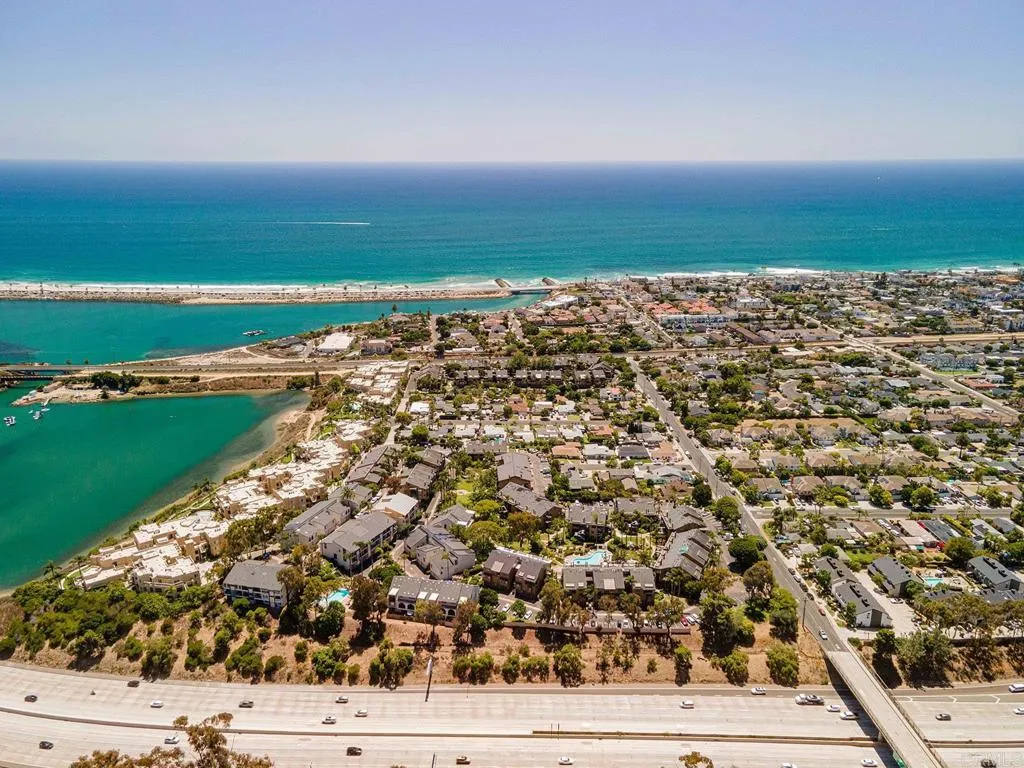 https://cdn.realtyfeed.com/cdn/127/306759145/8dfa4acfb5df195f724a53ef3e464fe6.webp