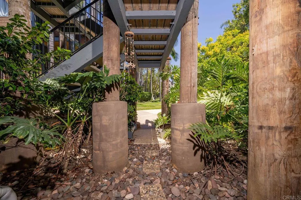 https://cdn.realtyfeed.com/cdn/127/306759145/b29b11d2801409a2ff381e1187bf8a82.webp