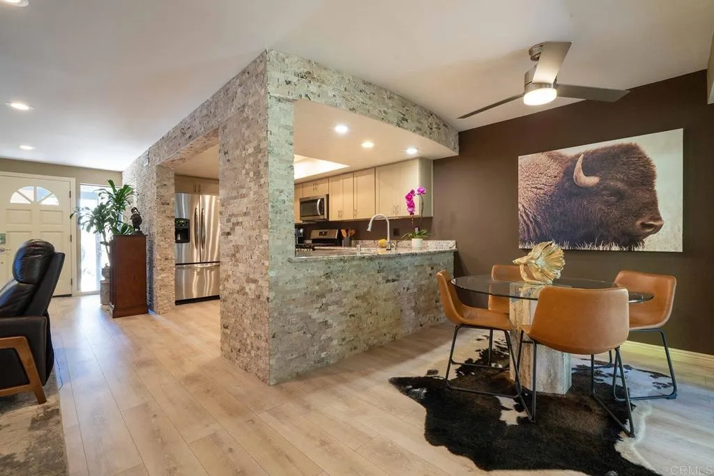 https://cdn.realtyfeed.com/cdn/127/306759145/e8bca915955bdbd298d2203c6faaa838.webp