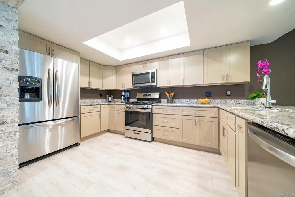 https://cdn.realtyfeed.com/cdn/127/306759145/f6d2db1f8cd79fdc2e3d4c3b4b5a1b0d.webp