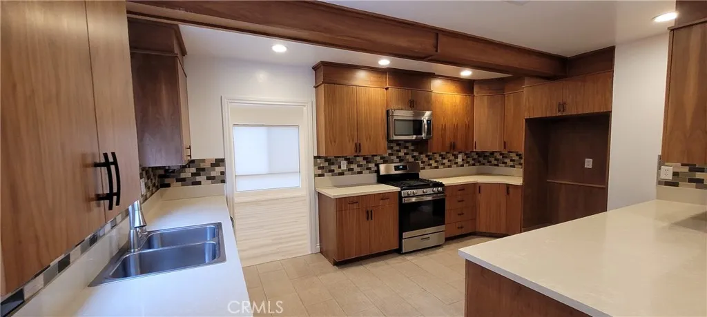 23310 Weller Place, Woodland Hills, CA 91367 - Photo 4 of 16, Woodland Hills, CA