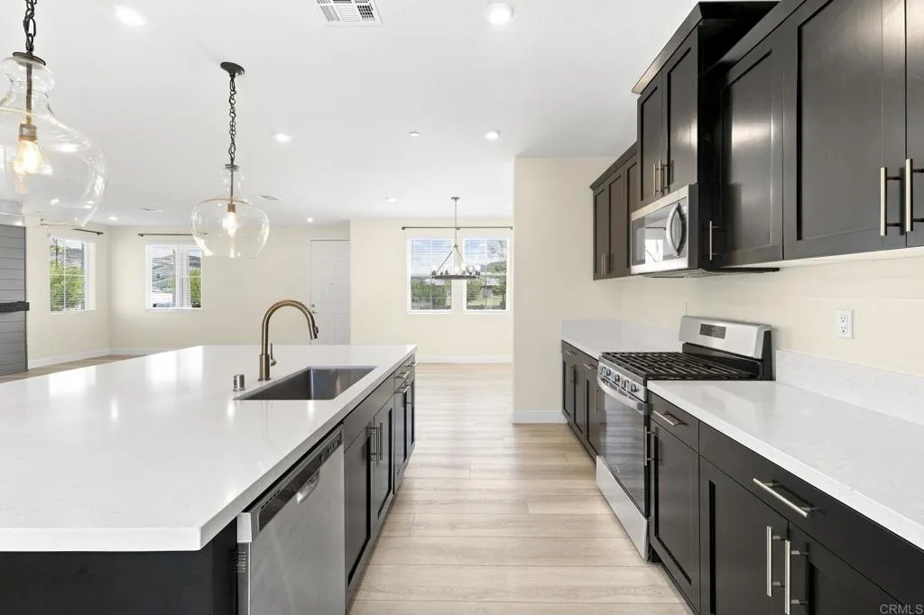https://cdn.realtyfeed.com/cdn/127/306759179/23501e06323c65f6ececa57c2c7d8685.webp