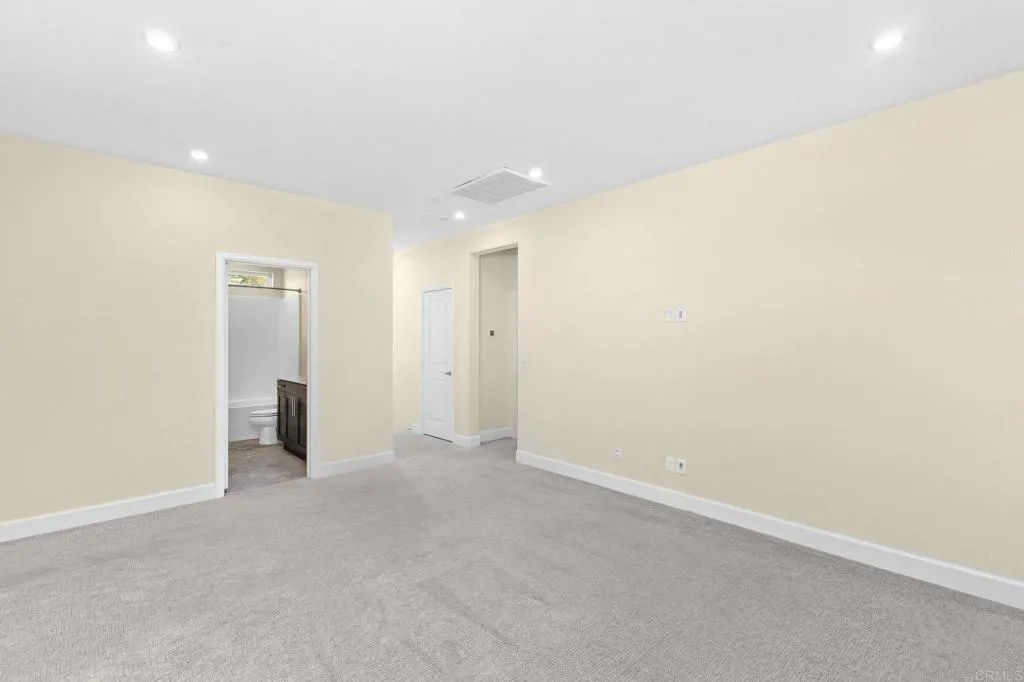 https://cdn.realtyfeed.com/cdn/127/306759179/4e83b953ec9633a769f70ababd95b39d.webp