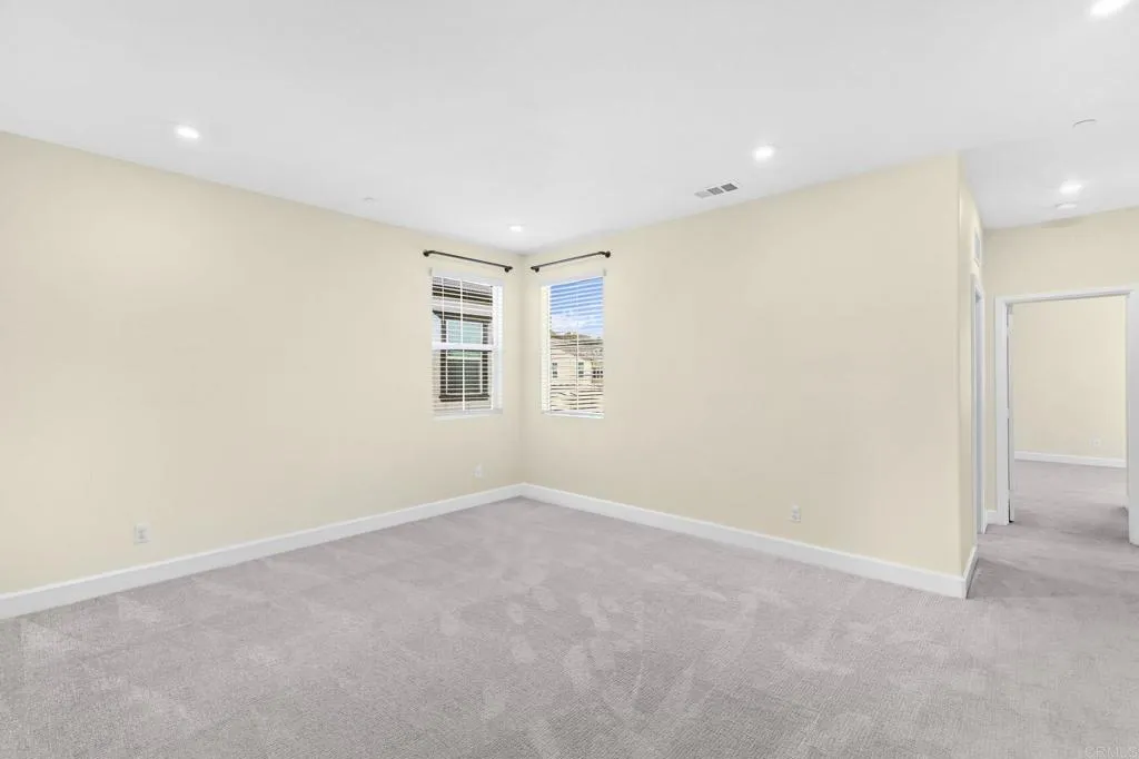 https://cdn.realtyfeed.com/cdn/127/306759179/8f034a2bc10444be1e8196ac06122629.webp