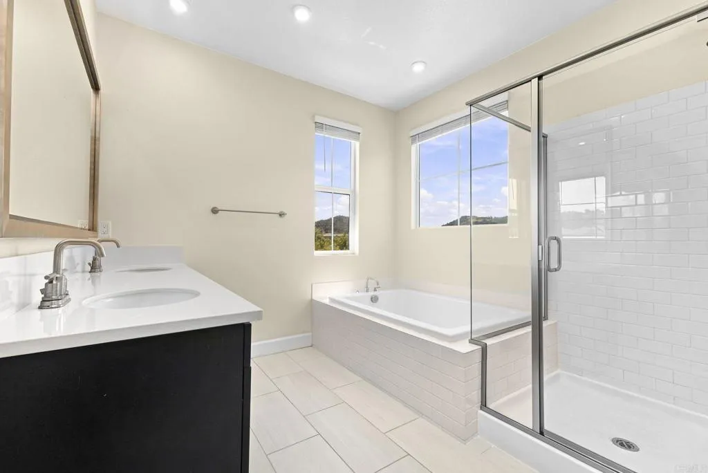 https://cdn.realtyfeed.com/cdn/127/306759179/bcca94b99af73be02606de35f6166a76.webp