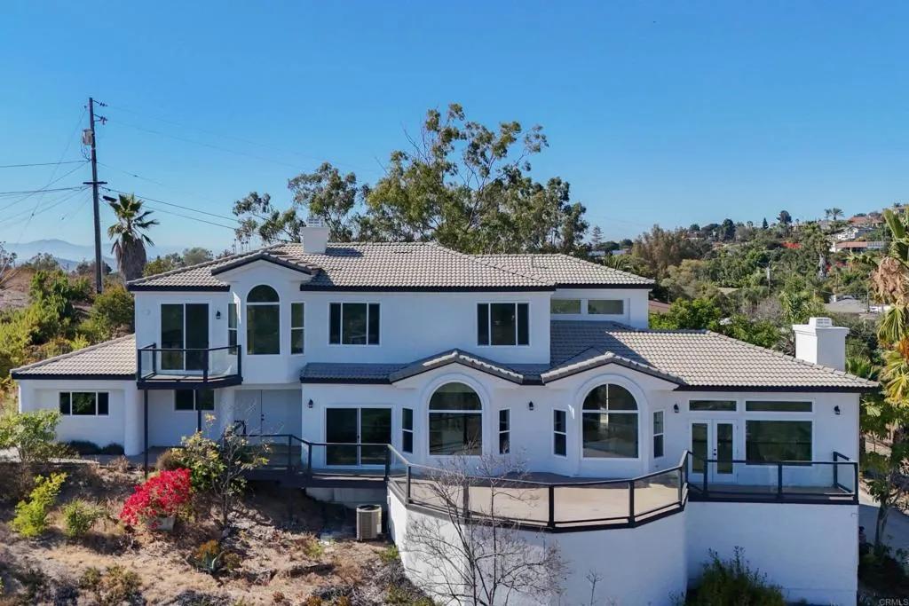 1522 Maxwell Lane