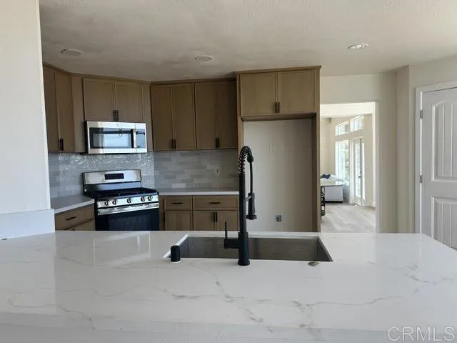 https://cdn.realtyfeed.com/cdn/127/306759181/adb617130a9e4c836151919eed2ec672.webp