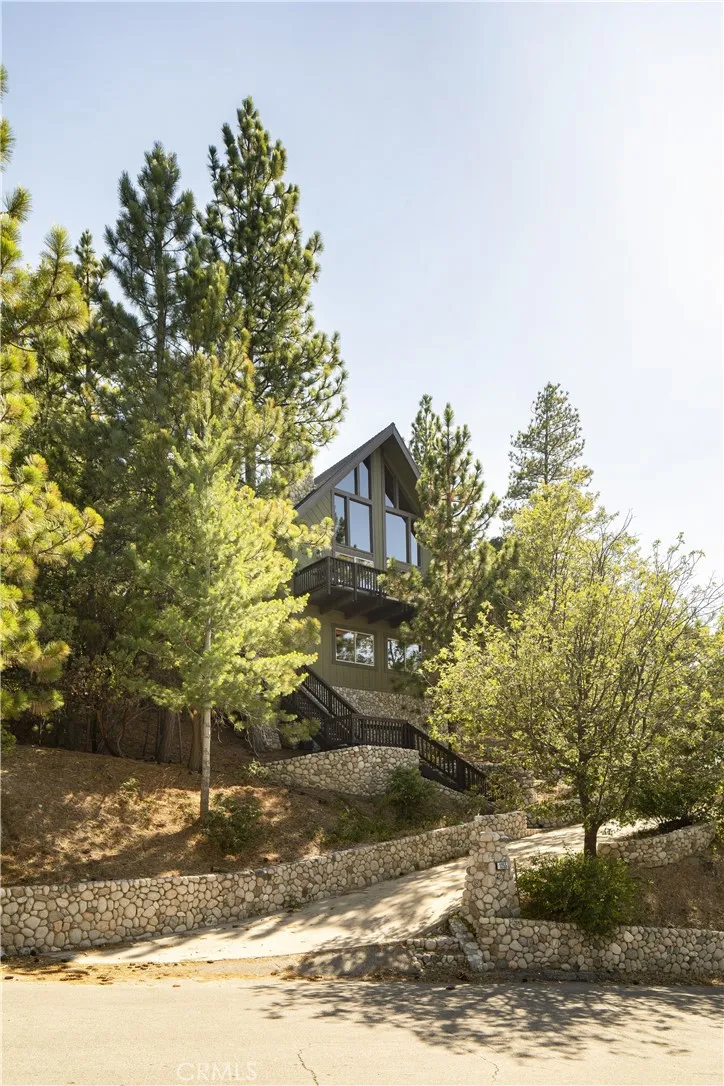 1255 Yukon Drive, Lake Arrowhead, CA 92352 - Photo 2 of 18, Lake Arrowhead, CA