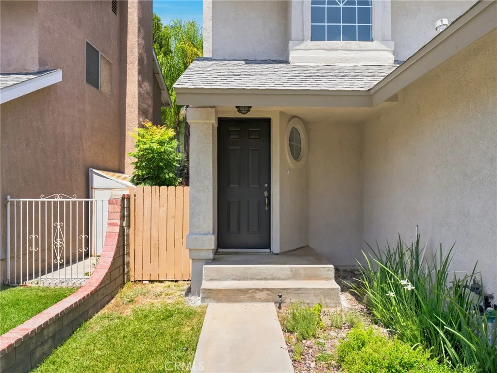 28525 Sugar Pine Way, Saugus, CA 91390 - Photo 5 of 36, Saugus, CA