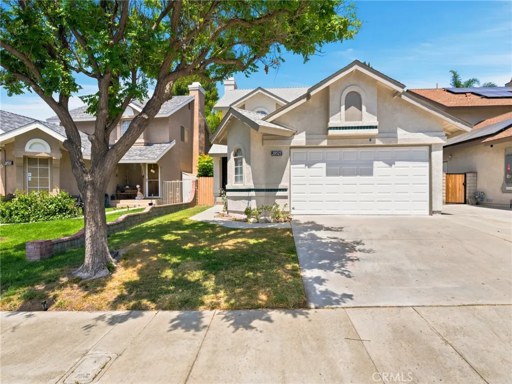 28525 Sugar Pine Way, Saugus, CA 91390 - Main photo, Saugus, CA