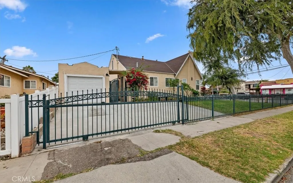 4074 Santa Ana, South Gate, CA 90280 - Photo 2 of 25, South Gate, CA