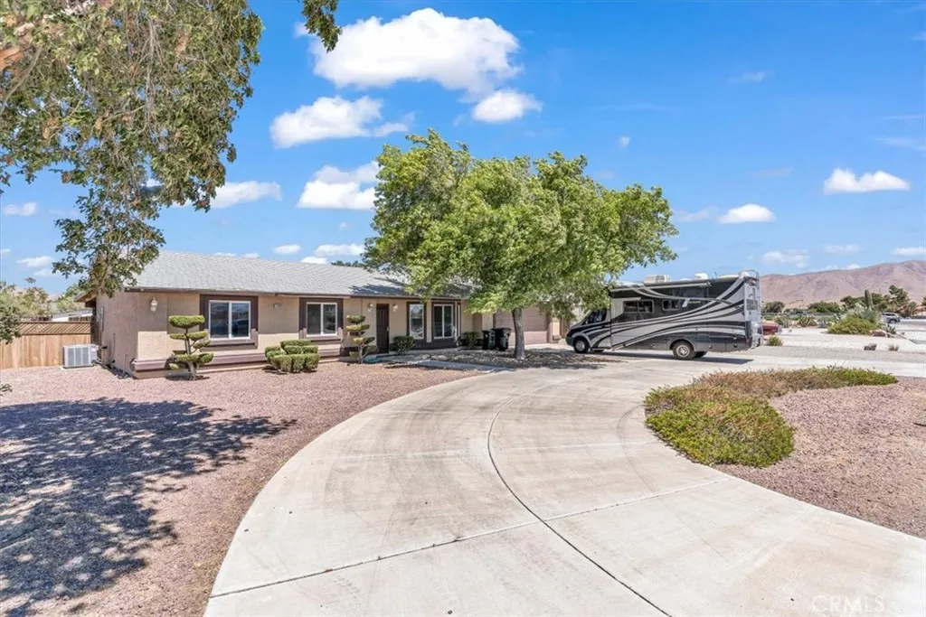 11183 Merino Avenue, Apple Valley, CA 92308 - Photo 3 of 19, Apple Valley, CA