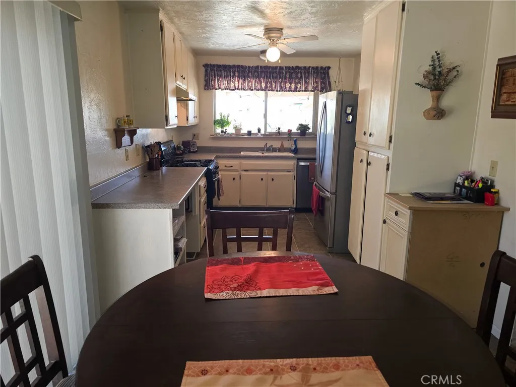 23911 Tahquitz, Apple Valley, CA 92307 - Photo 4 of 32, Apple Valley, CA