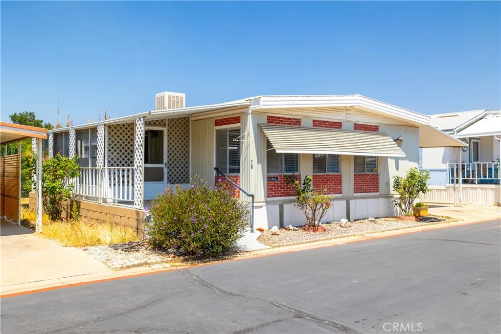975 California, Calimesa, CA 92320 - Photo 3 of 34, Calimesa, CA