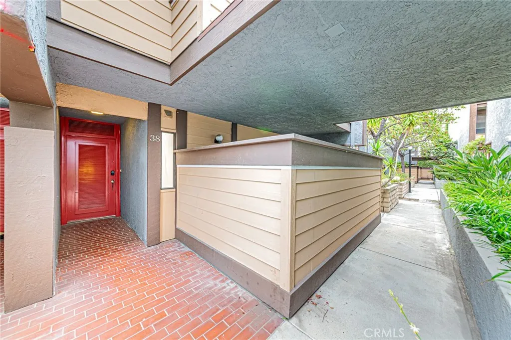 421 S Van Ness, Los Angeles, CA 90020 - Photo 2 of 31, Los Angeles, CA