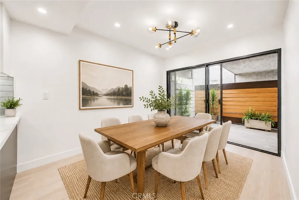421 S Van Ness, Los Angeles, CA 90020 - Photo 5 of 31, Los Angeles, CA