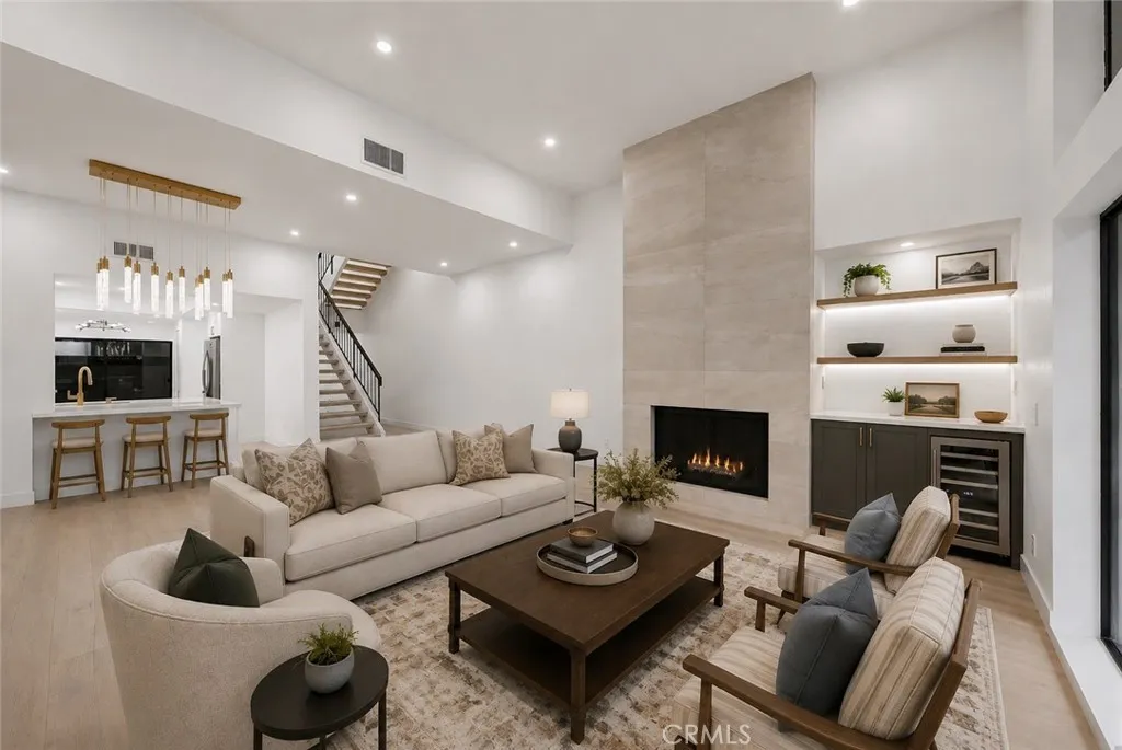421 S Van Ness, Los Angeles, CA 90020 - Photo 3 of 31, Los Angeles, CA